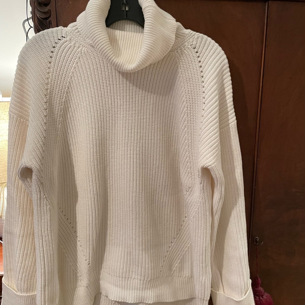 Joie Aleck cream turtleneck sweater Sz. M